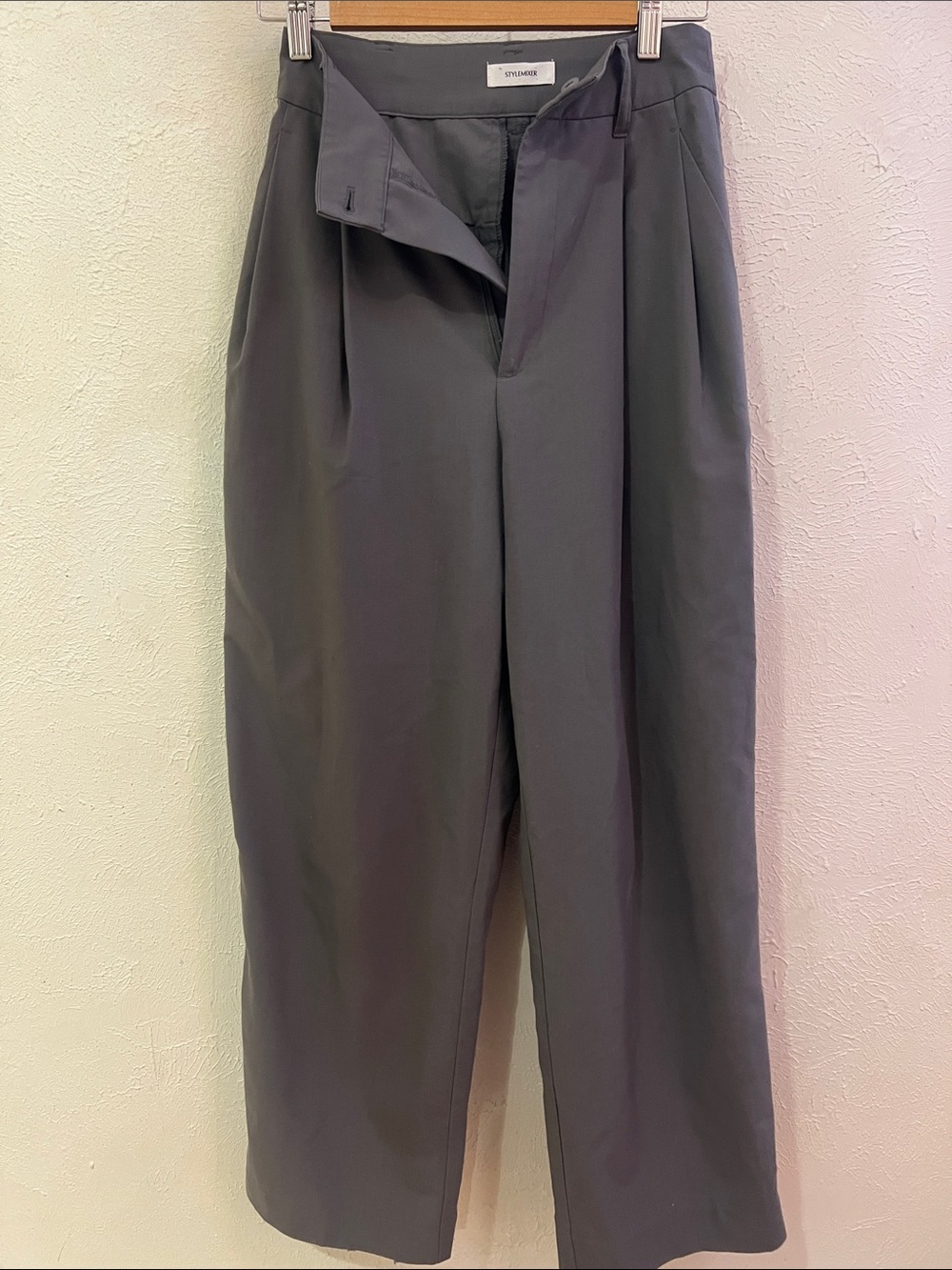 Gray Women’s High-Waisted Wide Leg Slacks